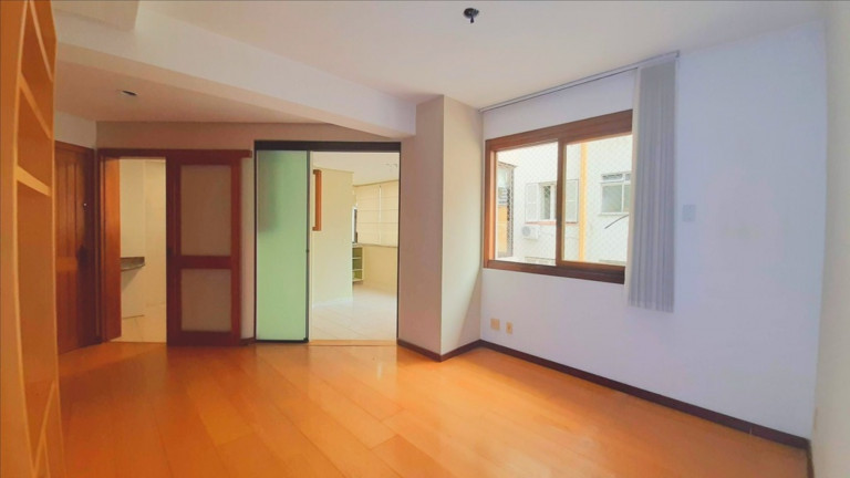 Imagem Imóvel com 2 Quartos à Venda, 74 m² em Santana - Porto Alegre Imagem Imóvel com 2 Quartos à Venda, 74 m² em Santana - Porto Alegre