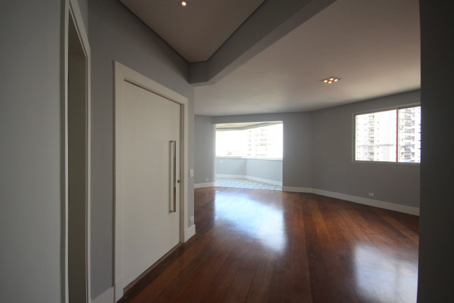 Imagem Imóvel com 3 Quartos à Venda, 244 m² em Moema - São Paulo