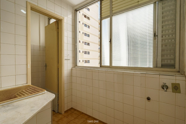 Imagem Imóvel com 2 Quartos à Venda, 74 m² em Centro - Campinas Imagem Imóvel com 2 Quartos à Venda, 74 m² em Centro - Campinas