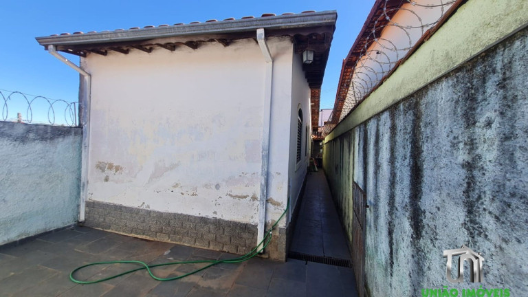 Imagem Casa com 1 Quarto à Venda, 125 m² em Vila Flora - Bragança Paulista Imagem Casa com 1 Quarto à Venda, 125 m² em Vila Flora - Bragança Paulista