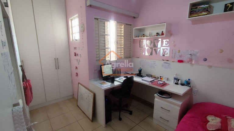 Imagem Casa com 3 Quartos à Venda, 192 m² em Jardim Inocoop - Mogi Mirim Imagem Casa com 3 Quartos à Venda, 192 m² em Jardim Inocoop - Mogi Mirim