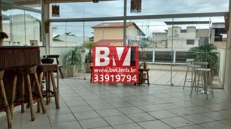 Casa com 3 Quartos à Venda, 402 m² em Olaria - Rio De Janeiro
