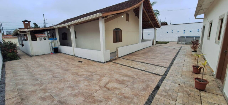 Imagem Casa com 5 Quartos à Venda, 224 m² em Jardim Barra De Jangadas - Peruíbe Imagem Casa com 5 Quartos à Venda, 224 m² em Jardim Barra De Jangadas - Peruíbe