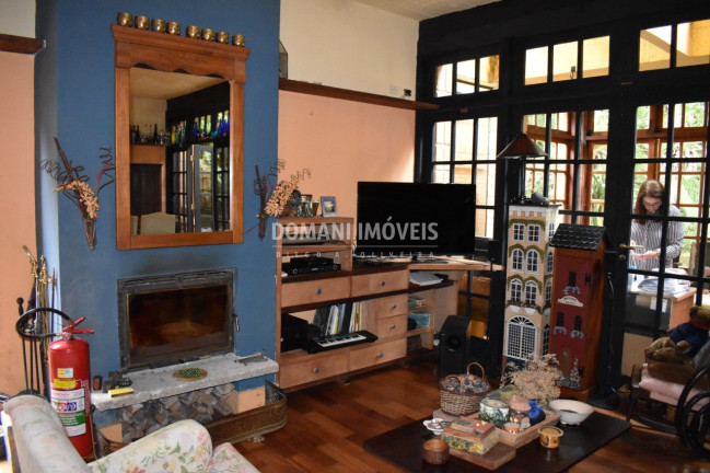 Imagem Casa com 4 Quartos à Venda, 410 m² em Região Do Toriba - Campos Do Jordão Imagem Casa com 4 Quartos à Venda, 410 m² em Região Do Toriba - Campos Do Jordão