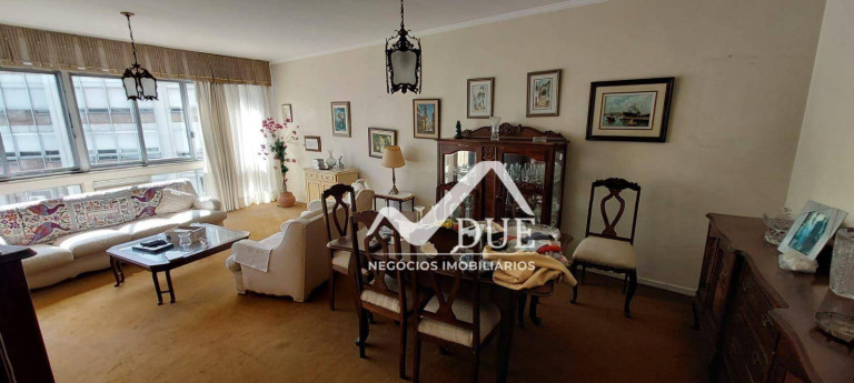 Apartamento com 3 Quartos à Venda, 228 m² em Gonzaga - Santos