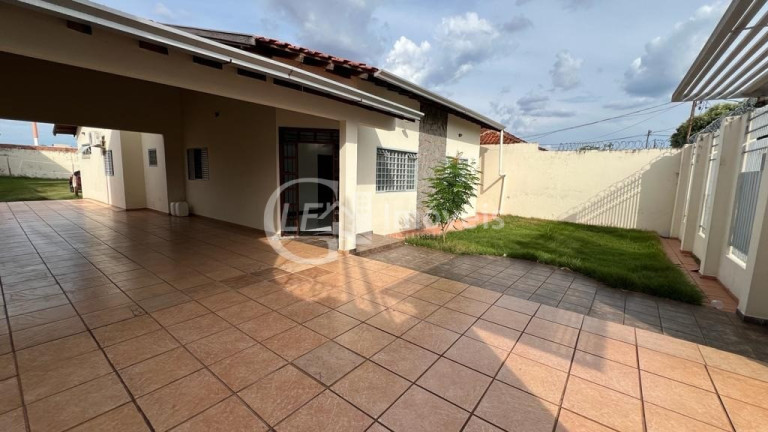 Imagem Casa com 3 Quartos à Venda, 190 m² em Vila Taquarussu - Campo Grande Imagem Casa com 3 Quartos à Venda, 190 m² em Vila Taquarussu - Campo Grande