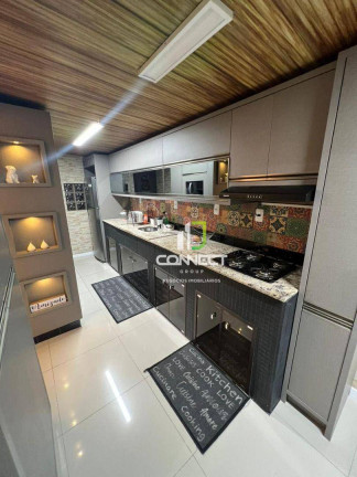 Imagem Casa com 3 Quartos à Venda, 264 m² em Espinheiros - Itajaí