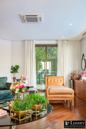 Imagem Apartamento com 2 Quartos à Venda, 257 m² em Moema - São Paulo