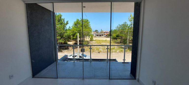 Imagem Sobrado com 3 Quartos à Venda, 150 m² em Village - Capao Da Canoa Imagem Sobrado com 3 Quartos à Venda, 150 m² em Village - Capao Da Canoa