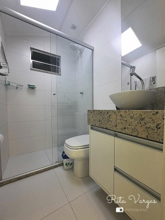 Imagem Casa com 5 Quartos à Venda, 280 m² em Centro - Viamão