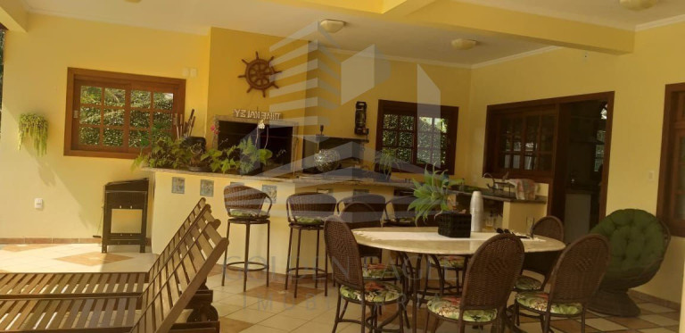 Imagem Casa com 4 Quartos à Venda, 351 m² em Praia Taquaras - Balneário Camboriú Imagem Casa com 4 Quartos à Venda, 351 m² em Praia Taquaras - Balneário Camboriú