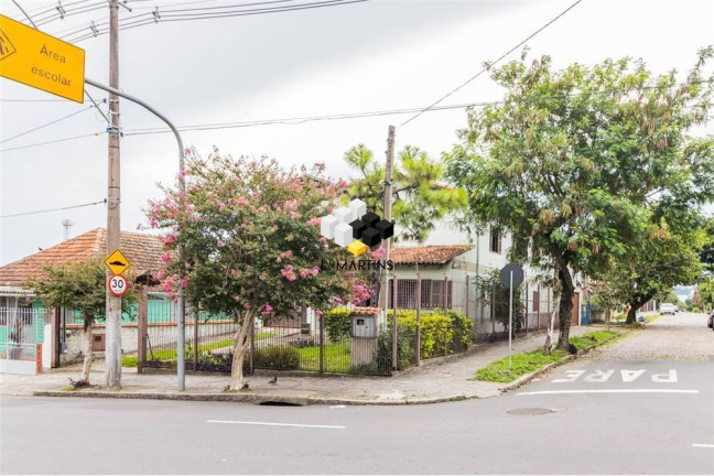 Imagem Casa com 4 Quartos à Venda, 313 m² em Cavalhada - Porto Alegre Imagem Casa com 4 Quartos à Venda, 313 m² em Cavalhada - Porto Alegre