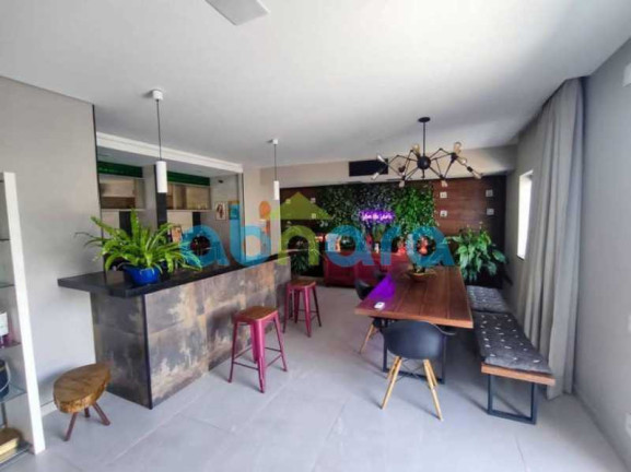 Imagem Cobertura com 4 Quartos à Venda, 400 m² em Copacabana - Rio De Janeiro Imagem Cobertura com 4 Quartos à Venda, 400 m² em Copacabana - Rio De Janeiro