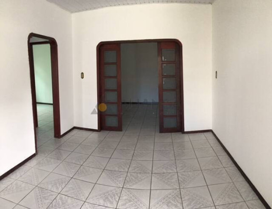 Imagem Casa com 3 Quartos para Alugar, 126 m² em Centro - Navegantes