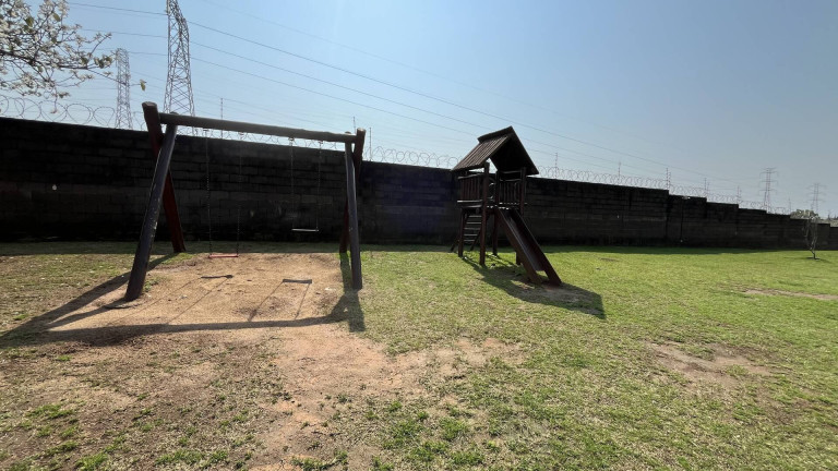 Imagem Casa de Condomínio com 2 Quartos à Venda, 85 m² em Igara - Canoas Imagem Casa de Condomínio com 2 Quartos à Venda, 85 m² em Igara - Canoas