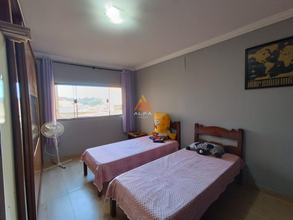 Imagem Casa com 4 Quartos à Venda, 300 m² Imagem Casa com 4 Quartos à Venda, 300 m²