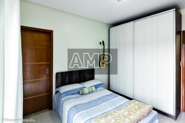 Imagem Casa com 3 Quartos à Venda, 250 m² em Tarumã - Manaus Imagem Casa com 3 Quartos à Venda, 250 m² em Tarumã - Manaus