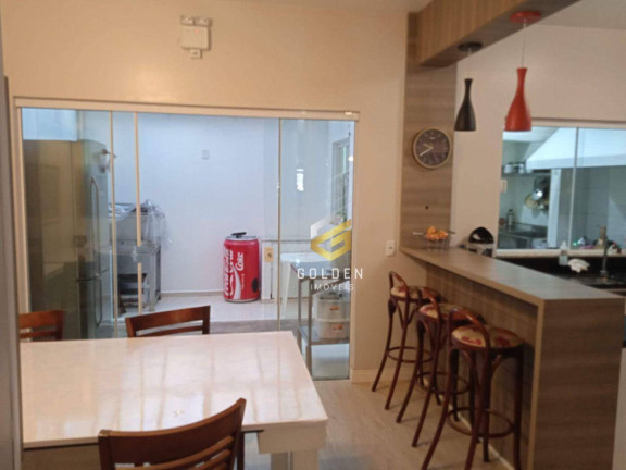 Imagem Sobrado com 3 Quartos à Venda, 180 m² em Centro - Balneário Camboriú Imagem Sobrado com 3 Quartos à Venda, 180 m² em Centro - Balneário Camboriú