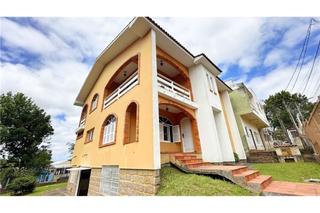 Casa com 3 Quartos à Venda,  em Centro - Viamão