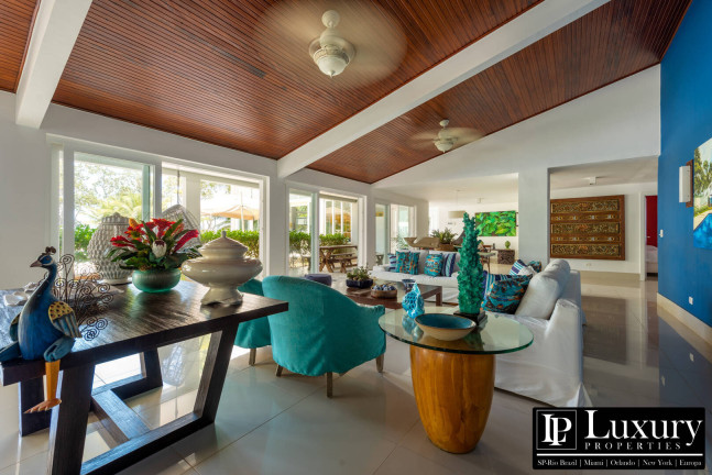 Imagem Casa de Condomínio com 7 Quartos à Venda, em Tenório (praia Vermelha) - Ubatuba Imagem Casa de Condomínio com 7 Quartos à Venda, em Tenório (praia Vermelha) - Ubatuba