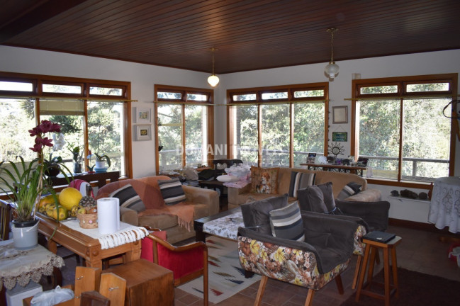 Imagem Casa com 4 Quartos à Venda, 442 m² em Região Do Alto Da Vila Inglesa - Campos Do Jordão Imagem Casa com 4 Quartos à Venda, 442 m² em Região Do Alto Da Vila Inglesa - Campos Do Jordão