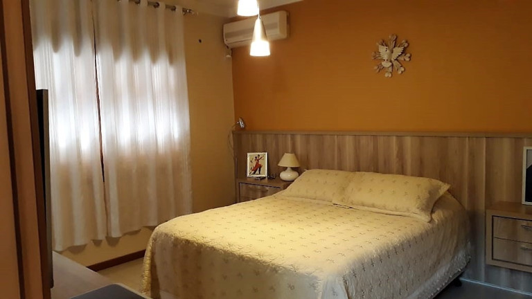 Imagem Sobrado com 3 Quartos à Venda, 411 m² em Igara - Canoas Imagem Sobrado com 3 Quartos à Venda, 411 m² em Igara - Canoas