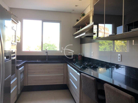 Imagem Apartamento com 4 Quartos à Venda, 240 m² em Atiradores - Joinville