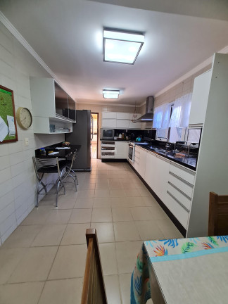Imagem Casa com 4 Quartos à Venda, 252 m² em Centro - Balneário Camboriú Imagem Casa com 4 Quartos à Venda, 252 m² em Centro - Balneário Camboriú