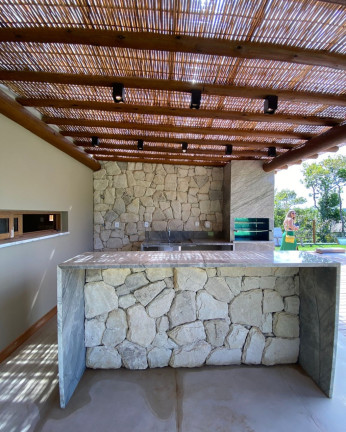 Imagem Casa com 4 Quartos à Venda,  em Praia Do Forte - Mata De São João