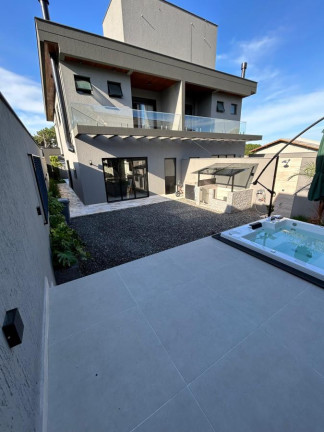 Imagem Casa com 3 Quartos à Venda, 225 m² em Ingleses Do Rio Vermelho - Florianópolis Imagem Casa com 3 Quartos à Venda, 225 m² em Ingleses Do Rio Vermelho - Florianópolis