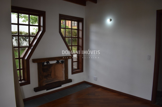 Imagem Casa com 4 Quartos à Venda, 190 m² em Região Do Alto Do Capivari - Campos Do Jordão Imagem Casa com 4 Quartos à Venda, 190 m² em Região Do Alto Do Capivari - Campos Do Jordão