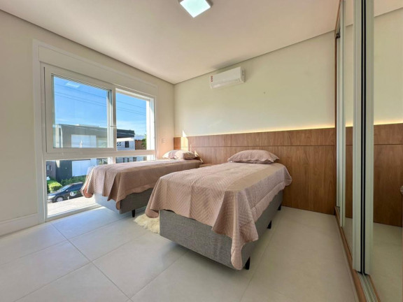 Imagem Casa com 4 Quartos à Venda, 262 m² em Centro - Capao Da Canoa Imagem Casa com 4 Quartos à Venda, 262 m² em Centro - Capao Da Canoa
