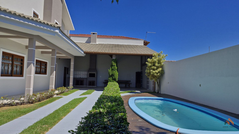 Imagem Casa com 3 Quartos à Venda, 240 m²