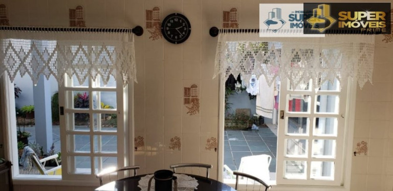 Imagem Casa com 3 Quartos à Venda, 300 m² em Centro - Pelotas