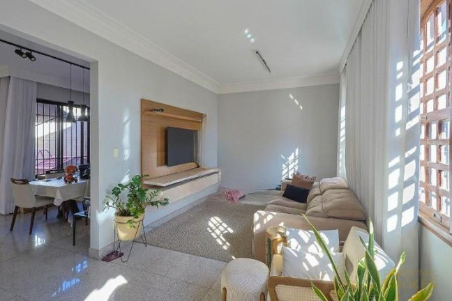 Imagem Casa com 4 Quartos à Venda, 325 m² em Santo Antônio - Belo Horizonte Imagem Casa com 4 Quartos à Venda, 325 m² em Santo Antônio - Belo Horizonte