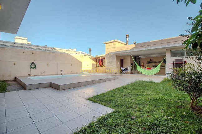 Imagem Casa com 4 Quartos à Venda, 260 m² em São João Do Rio Vermelho - Florianópolis Imagem Casa com 4 Quartos à Venda, 260 m² em São João Do Rio Vermelho - Florianópolis