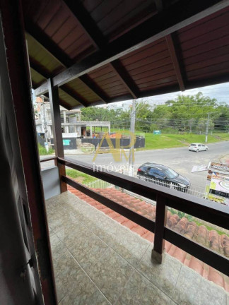 Imagem Casa com 3 Quartos à Venda, 130 m² em Pedra Branca - Palhoça Imagem Casa com 3 Quartos à Venda, 130 m² em Pedra Branca - Palhoça
