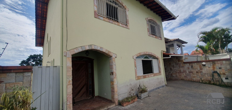 Imagem Sobrado com 6 Quartos à Venda, em Centro - Esmeraldas Imagem Sobrado com 6 Quartos à Venda, em Centro - Esmeraldas