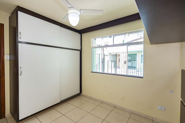 Imagem Sobrado com 3 Quartos para Alugar, 150 m² em Orleans - Curitiba
