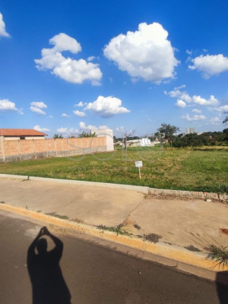 Imagem Terreno à Venda, 460 m² em Cidade Jardim - Araraquara Imagem Terreno à Venda, 460 m² em Cidade Jardim - Araraquara
