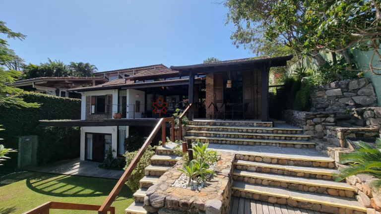 Imagem Casa com 9 Quartos à Venda, 435 m² em Ferradura - Armação Dos Búzios Imagem Casa com 9 Quartos à Venda, 435 m² em Ferradura - Armação Dos Búzios