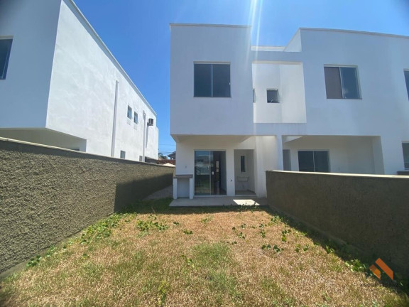 Imagem Casa com 2 Quartos à Venda, 92 m²