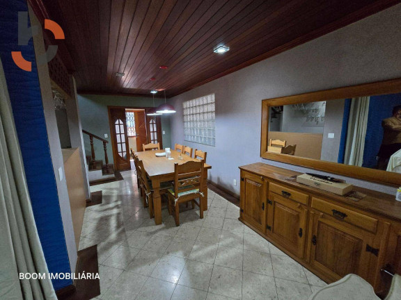 Imagem Casa com 4 Quartos à Venda, 243 m² em Caonze - Nova Iguaçu