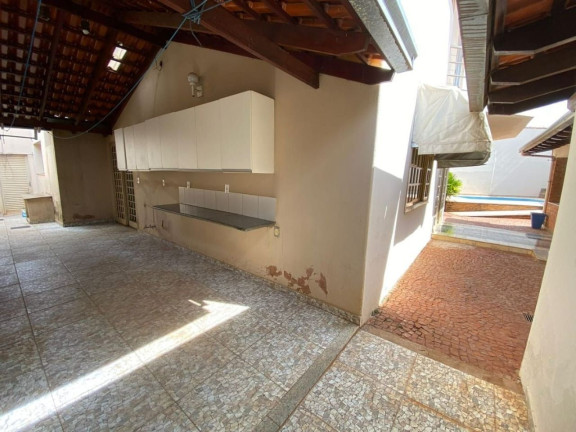 Imagem Casa com 4 Quartos à Venda, 346 m² em Jardim Patrícia - Uberlândia Imagem Casa com 4 Quartos à Venda, 346 m² em Jardim Patrícia - Uberlândia