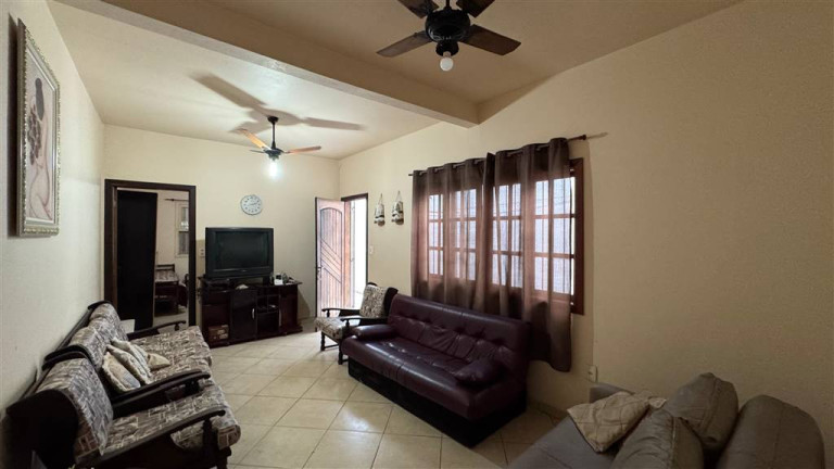 Imagem Casa com 2 Quartos à Venda, em Maracanã - Praia Grande Imagem Casa com 2 Quartos à Venda, em Maracanã - Praia Grande