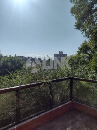 Imagem Imóvel com 3 Quartos à Venda, 214 m² em Jardim Lindóia - Porto Alegre Imagem Imóvel com 3 Quartos à Venda, 214 m² em Jardim Lindóia - Porto Alegre