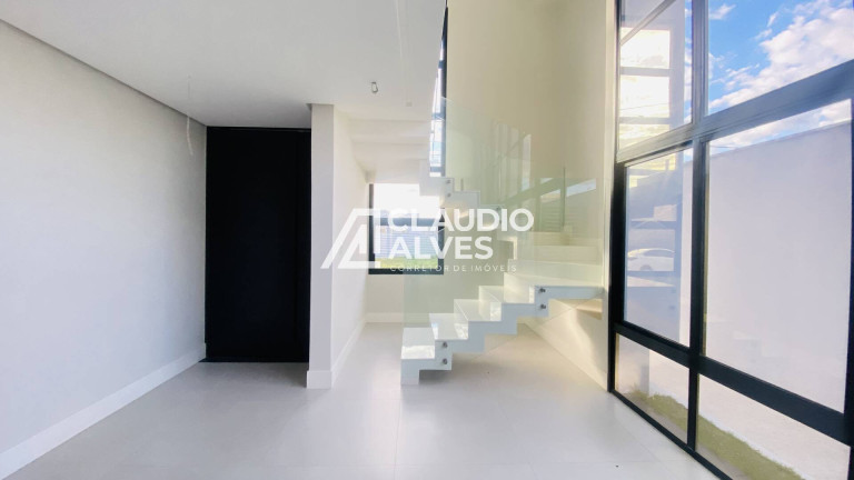 Imagem Casa de Condomínio com 3 Quartos à Venda, 242 m² em Papagaio - Feira De Santana Imagem Casa de Condomínio com 3 Quartos à Venda, 242 m² em Papagaio - Feira De Santana