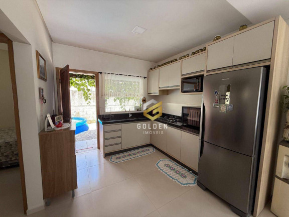 Imagem Casa com 3 Quartos à Venda, 150 m² em Centro - Bombinhas Imagem Casa com 3 Quartos à Venda, 150 m² em Centro - Bombinhas