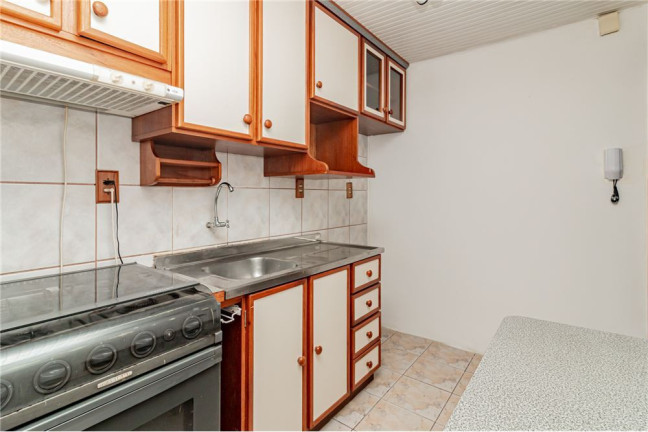 Imagem Imóvel com 2 Quartos à Venda,  em Passo Da Areia - Porto Alegre