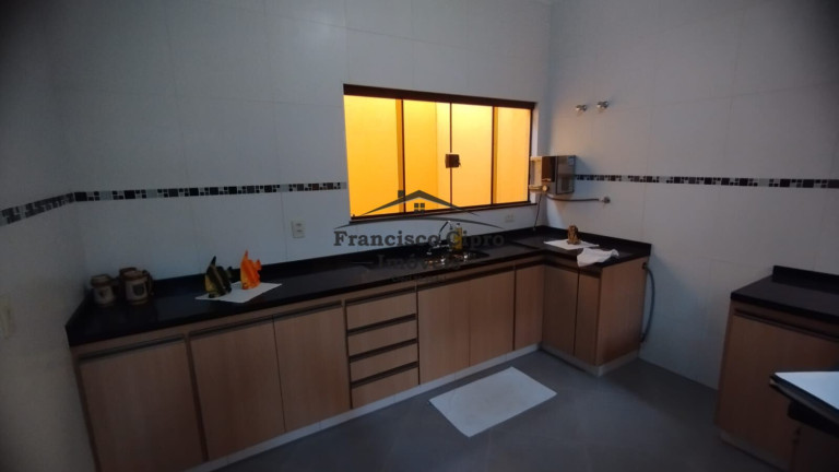 Imagem Casa com 3 Quartos à Venda, 387 m² em Portal Das Colinas - Guaratinguetá Imagem Casa com 3 Quartos à Venda, 387 m² em Portal Das Colinas - Guaratinguetá